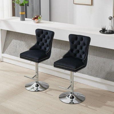 Tabourets de bar pivotants épais en velours chromé, hauteur réglable de 25 à 33 po, rembourrage moderne avec base de 17,7 po, boutons touffetés et plis en losange, siège éponge et ressort, pour pub et îlot de cuisine (noir, ensemble de 2)