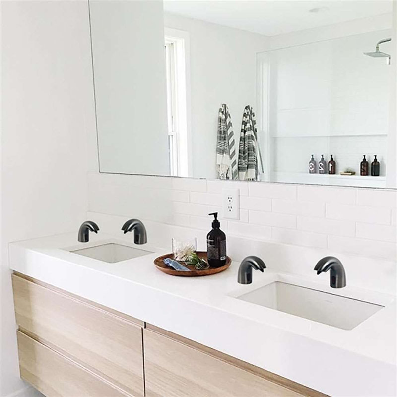 Robinet de salle de bain à un trou