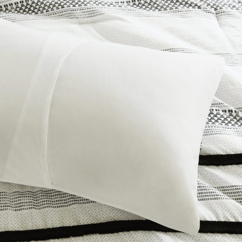 Ensemble de literie à rayures 7 pièces pour très grand / très grand lit. Fabriqué en microfibre. Assure un confort durable. Et stable. Motif charmant. Convient à divers esthétiques de chambre à coucher. Pour réduire le rétrécissement. Simple Simple King -