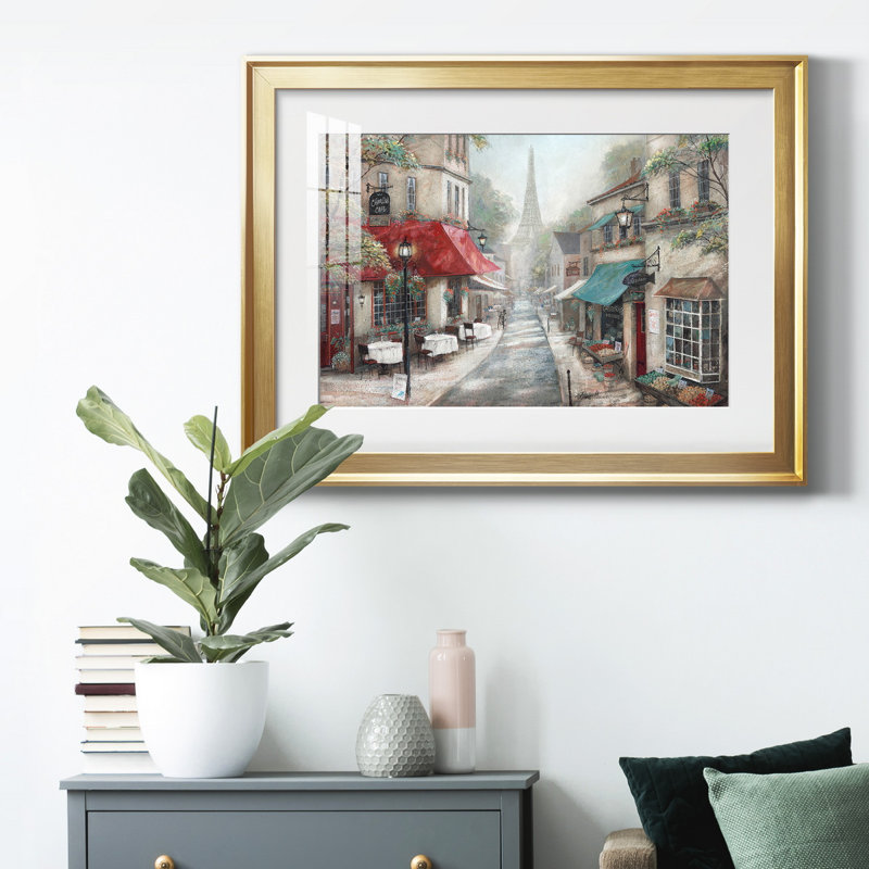 «Eiffel View From Charlie's Café», reproduction encadrée de qualité supérieure - prête à être accrochée, Cadre doré