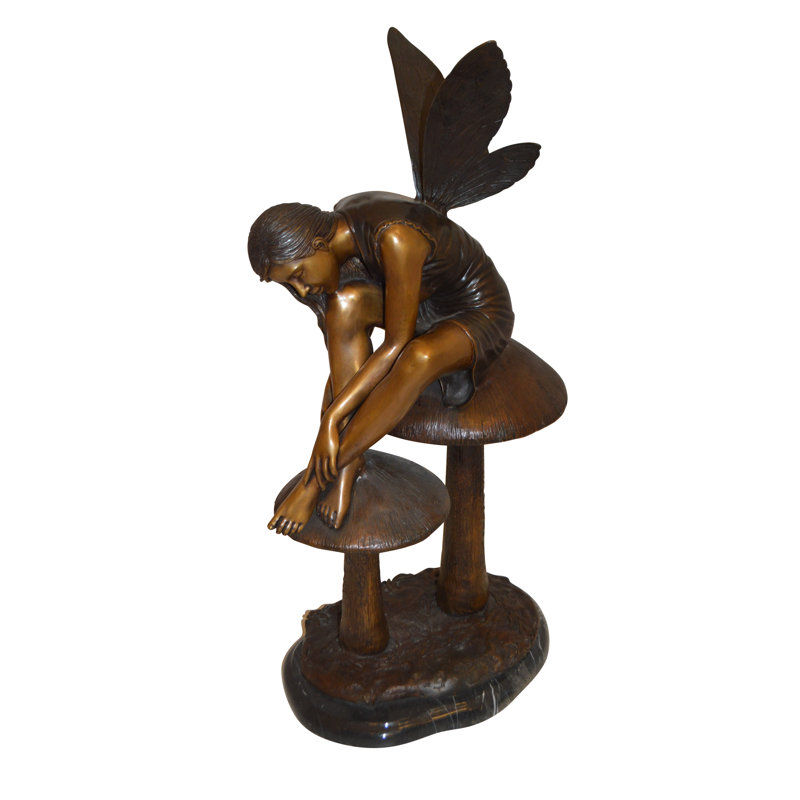 Statue en bronze de bac Dupont assis sur des champignons - Taille: L 12 po x l 9 po x H 24 po.
