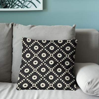Coussin Saint-Valentin avec cœurs noirs 18 po x 18 po