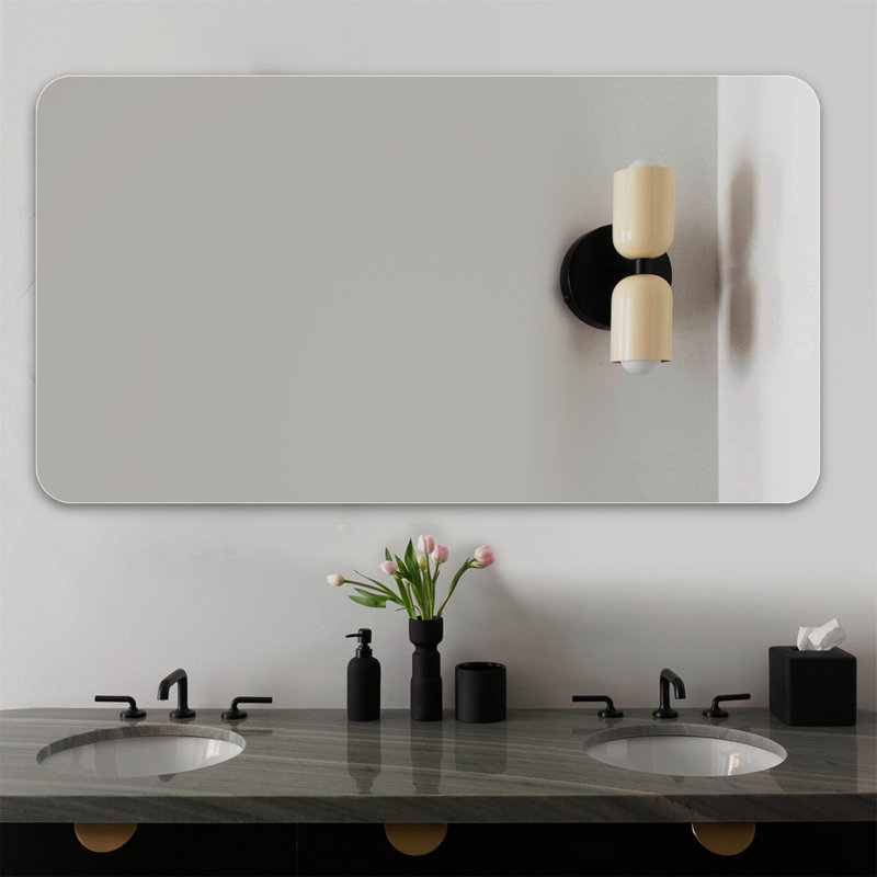 Miroir de salle de bain polyvalent avec caractéristiques avancées pour une salle de bain élégante