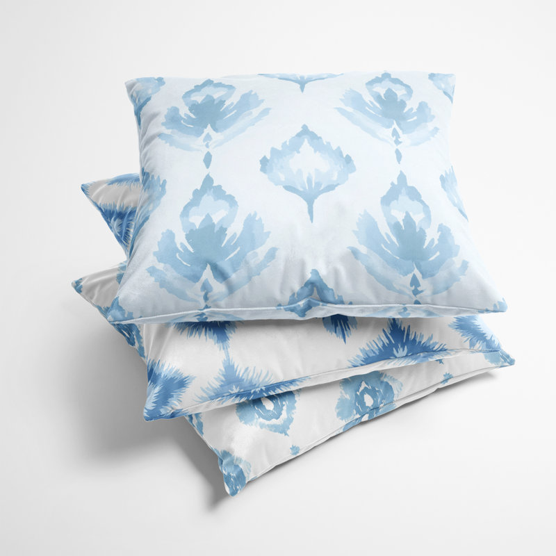 Coussin Modern Modern - coussin imprimé bleu et blanc Whisper, H 18 po x l 18 po