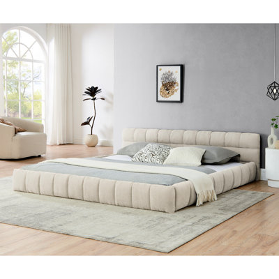 Très grand lit plateforme avec tissu beige et tête de lit confortable, tête de lit simple et moderne, tissu d'ameublement doux et épais, pas de sommier tapissier, décoration