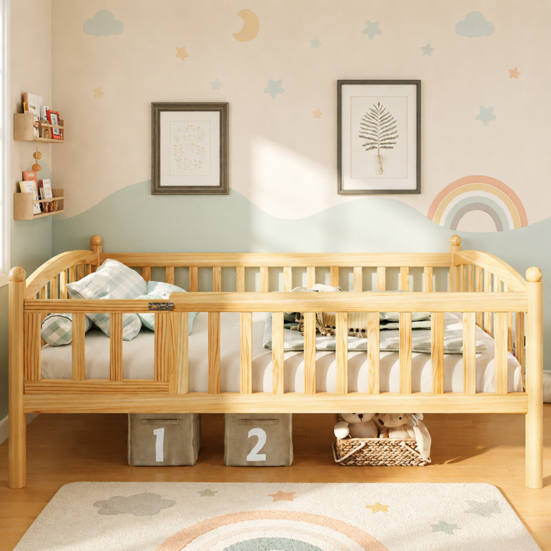 Structure de lit simple Montessori avec lattes, garde-corps et porte, naturel