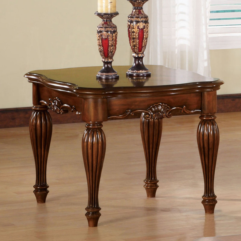 Table de bout avec pieds cannelés tournés