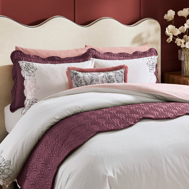 Magnolia Duvet Cover Set, Queen Duvet Cover + 2 Standard Shams