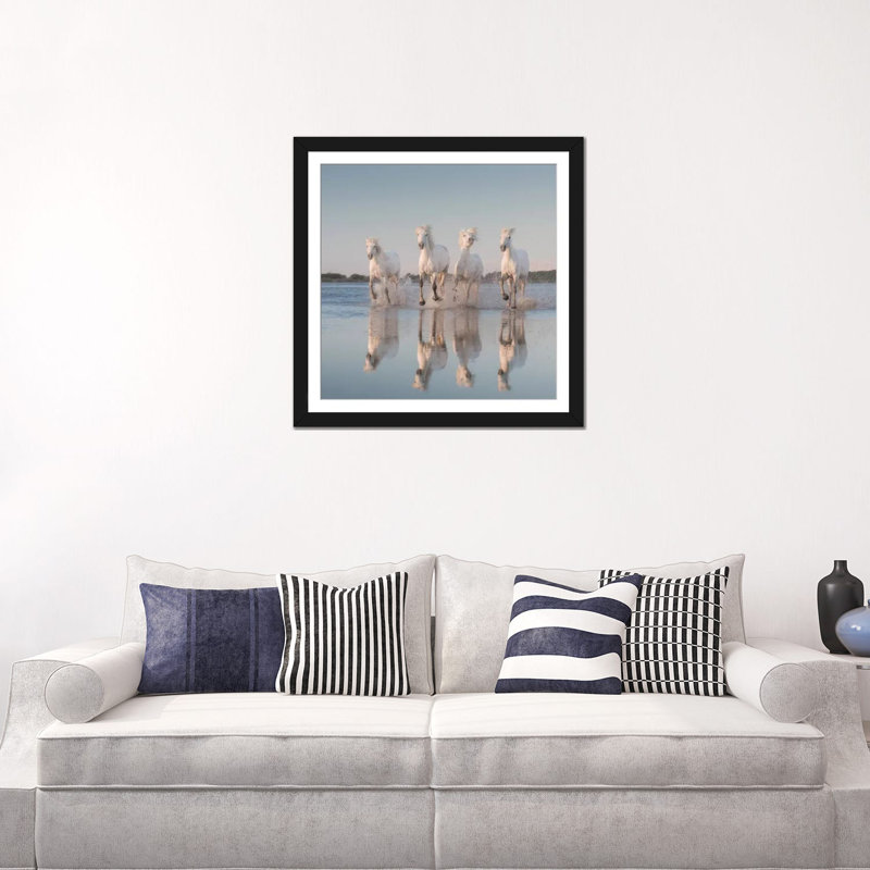 « white anges of camargue iii », reproduction de photo sur toile, H 24 po x l 24 po x P 1 po, Papier beaux-arts encadré noir