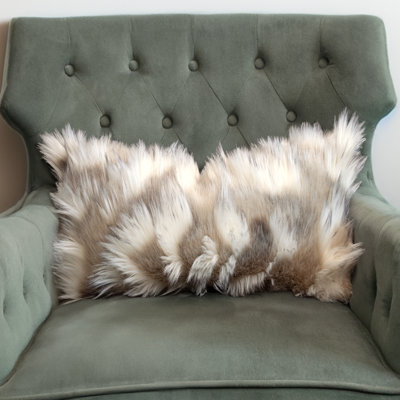 Grand choix de coussins en fausse fourrure beige ivoire Thomas Collection®