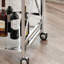 Chariot-bar moderne argent - élégant et fonctionnel