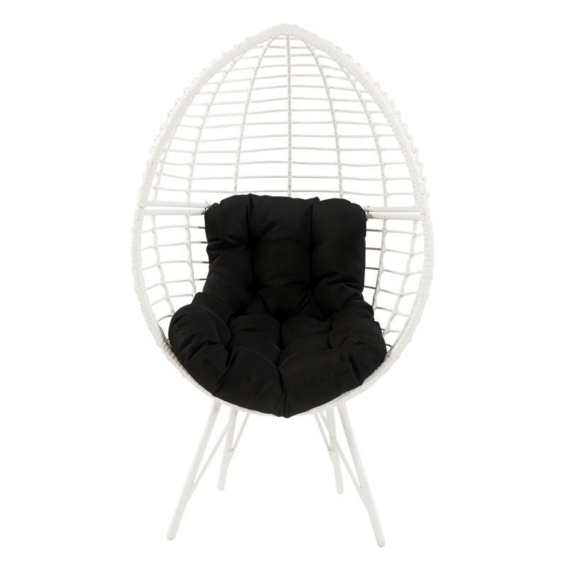 Chaise de patio noire et blanche avec coussin amovible