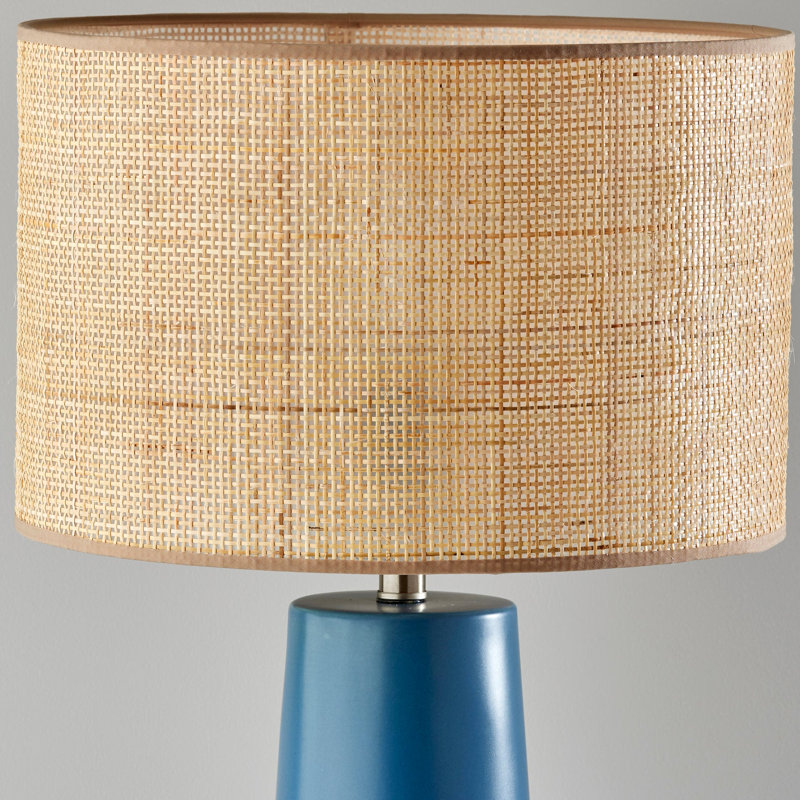 Lampe de table Piazza, Bleu, H 30 po x l 16 po x P 16 po, Rotin naturel avec Garniture beige