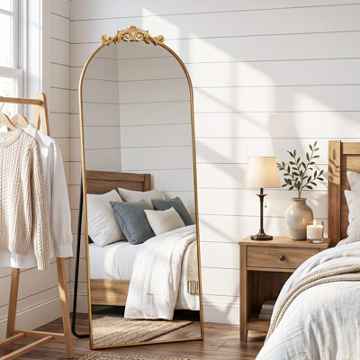 Miroir de plancher rétro arqué pleine longueur, miroir intégral encadré orné et sculpté, autoportant, incliné et fixé au mur pour le décor de la chambre à coucher et du vestibule
