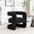 Ours en peluche noir est en rupture de stock