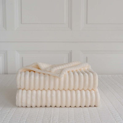 BELLISSIMA PLUSH THROW