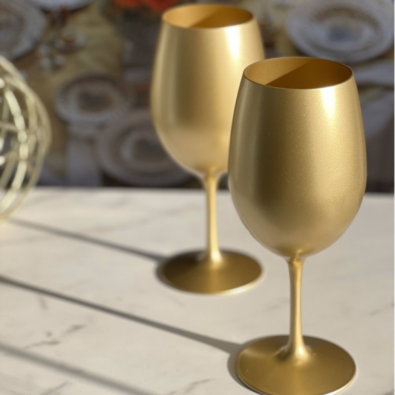 Hampton House Wine Glass