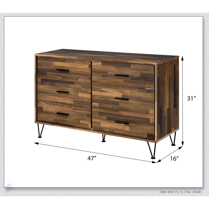 Commode à 6 tiroirs en noyer avec construction durable et beaucoup de rangement pour les chambres modernes et classiques