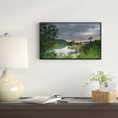 «Stormy Weather over Swamp», reproduction de photo sur toile tendue encadrée