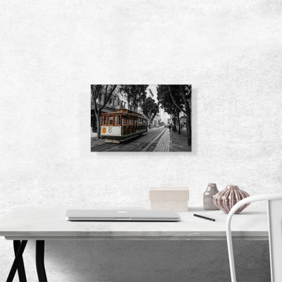 " San Francisco Trolley In Avenue "