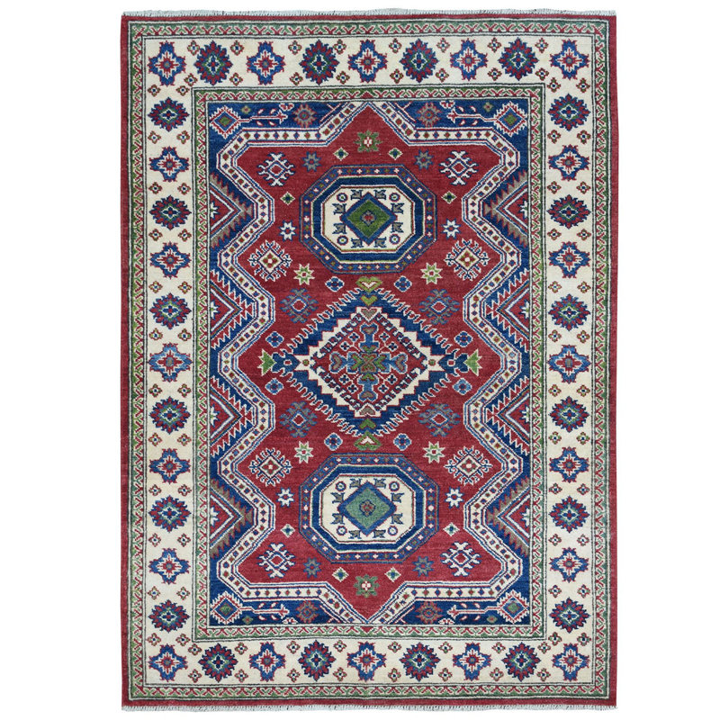 Tapis de zone en laine rouge 4 pi 1 po x 5 pi 9 po à la main one-of-kind noué la kazak Jennifer