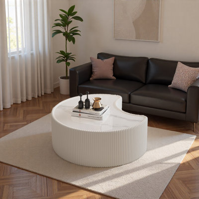 Table basse de forme irrégulière 29,53 po, plateau en pierre frittée claire et table d'appoint en cuir pour le salon
