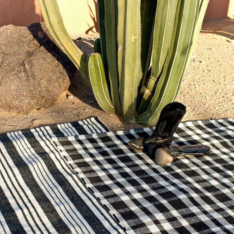 Birmingham Black Handwoven Cotton Rug, Rectangle 9' x 12'