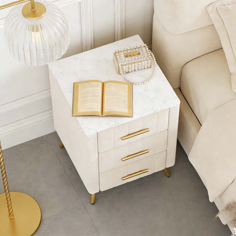 Table de chevet rembourrée en bois avec 3 tiroirs et pieds et poignées en métal, Beige