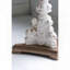 Table d'appoint ronde antique blanche avec base piédestal sculptée - bois de sapin, 26 po