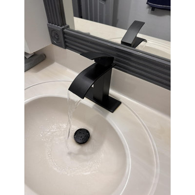 Single-Hole Single-handle Bathroom Faucet with Drain Assembly