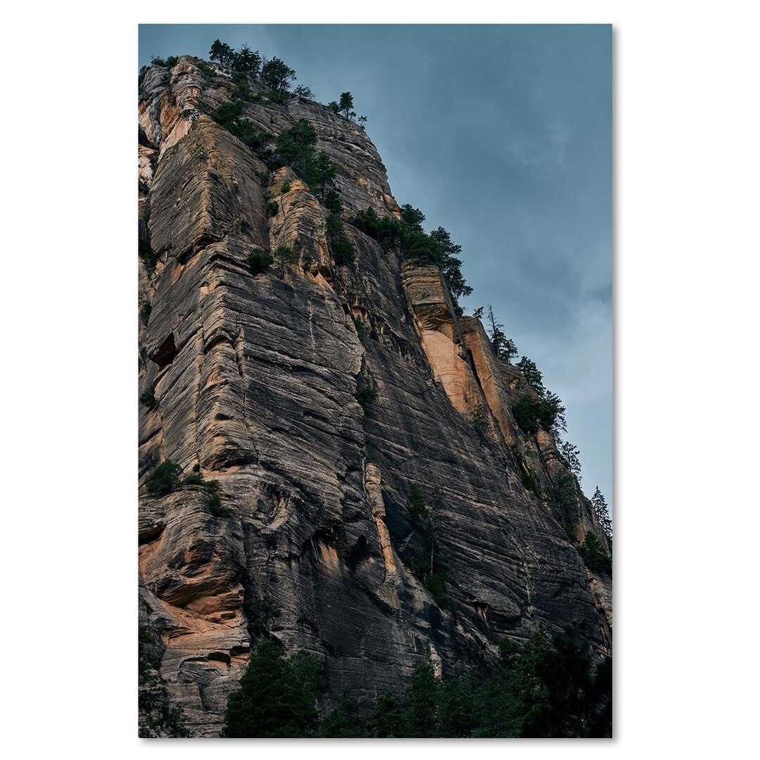 Leinwandbild Hohe Felsen