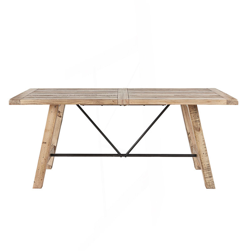 Table de salle à manger d'inspiration champêtre