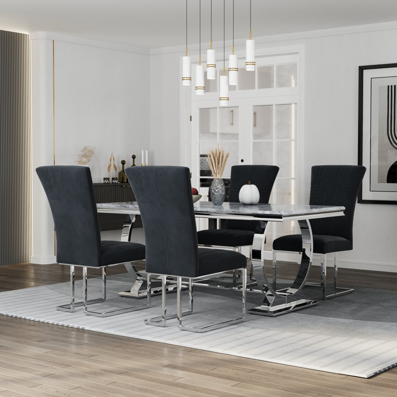 Ensemble de table de salle à manger moderne noir et doré avec chaises en velours noir, 5