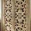Vaisselier en bois sculpté de 70,5 po de hauteur avec portes ajourées, 3 tablettes et tiroir