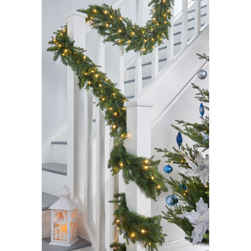 Lighted Artificial Garland, 548.64cm L