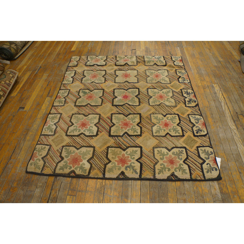 Petit tapis crocheté à motif floral
