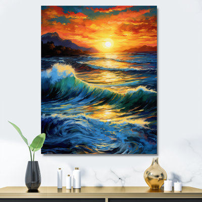 Lumineux coucher de soleil de vagues se brisant sur le rivage II