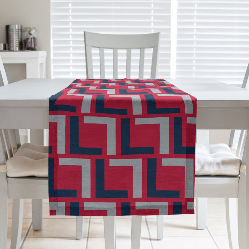 Chemin de table Carolina, 72 po x 16 po, Coton, Bleu nautique / argent New Century / rouge