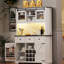 Garde-manger avec tablettes, portes et tiroirs