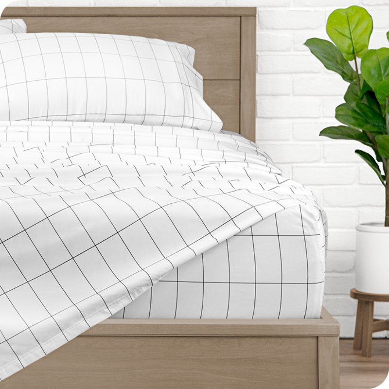 Queen White and Grey Grid Pattern Ultra-Soft Microfiber Sheet Set