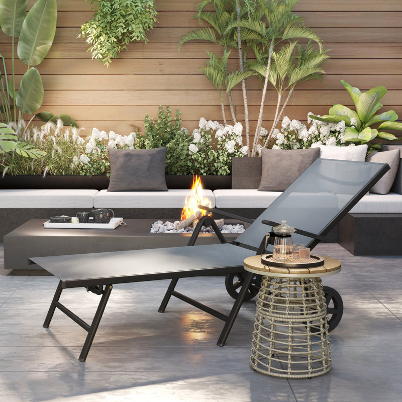 Outdoor Lounge Chair
