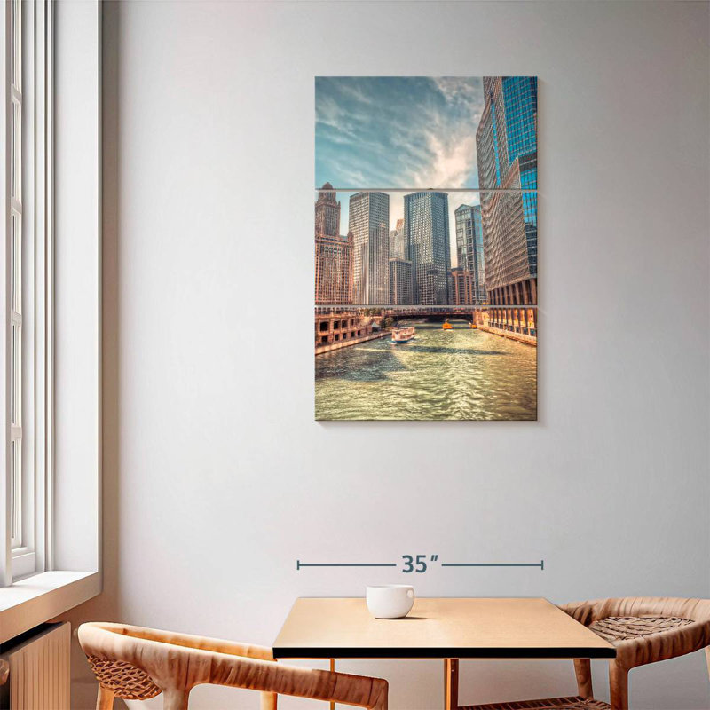 Nicci explorant la rivière Chicago, H 57 po x l 36 po