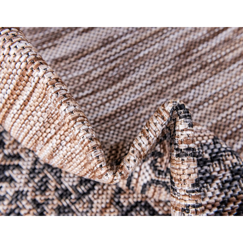Tapis transitionnel Tollefson couleur chameau, Carré 7 pi 10 po