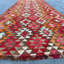 Authentique tapis kilim turc rétro avec un design géométrique, idéal pour une décoration intérieure élégante