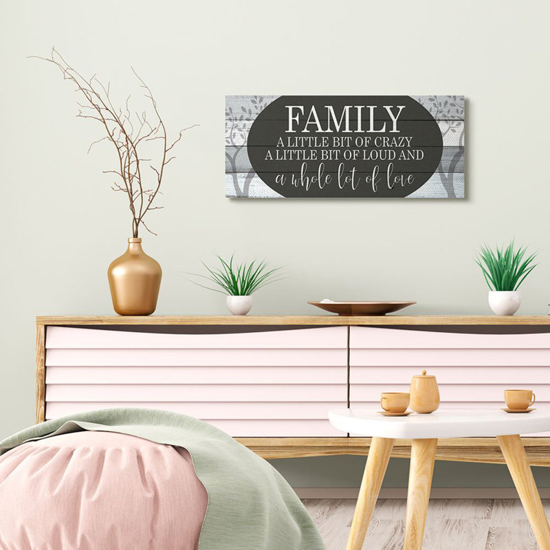 «Funny Loud Crazy Family Expression» par Kim Allen - impression, H 13 po x l 30 po x P 1,5 po, Toile tendue