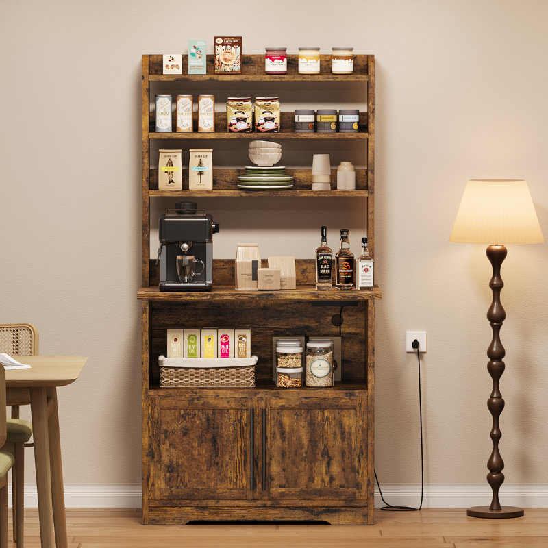 Étagère de cuisine autoportante avec prise de courant - blanc et bois de poire avec comptoir épais, 3 tablettes et armoire fermée pour la salle à manger, brun