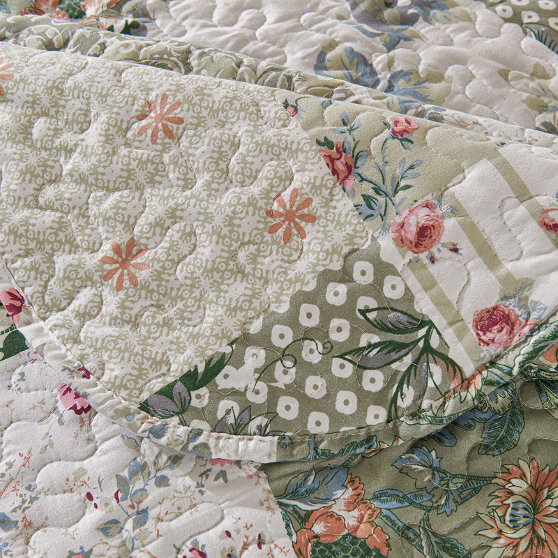 Floral Patchwork Quilt Set Reversible Soft and Lightweight Bedding Set, King Quilt + 2 Shams, Green Floral/Patchwork