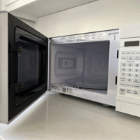 JEM3072DHWWGE GE® 0.7 Cu. Ft. Spacemaker® Countertop Microwave