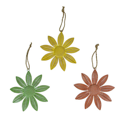 Ensemble de 3 sculptures murales rétro en métal rouge, jaune et vert avec des décorations vieillies - chacune l 9,25 po x P 0,25 po x H 9 po