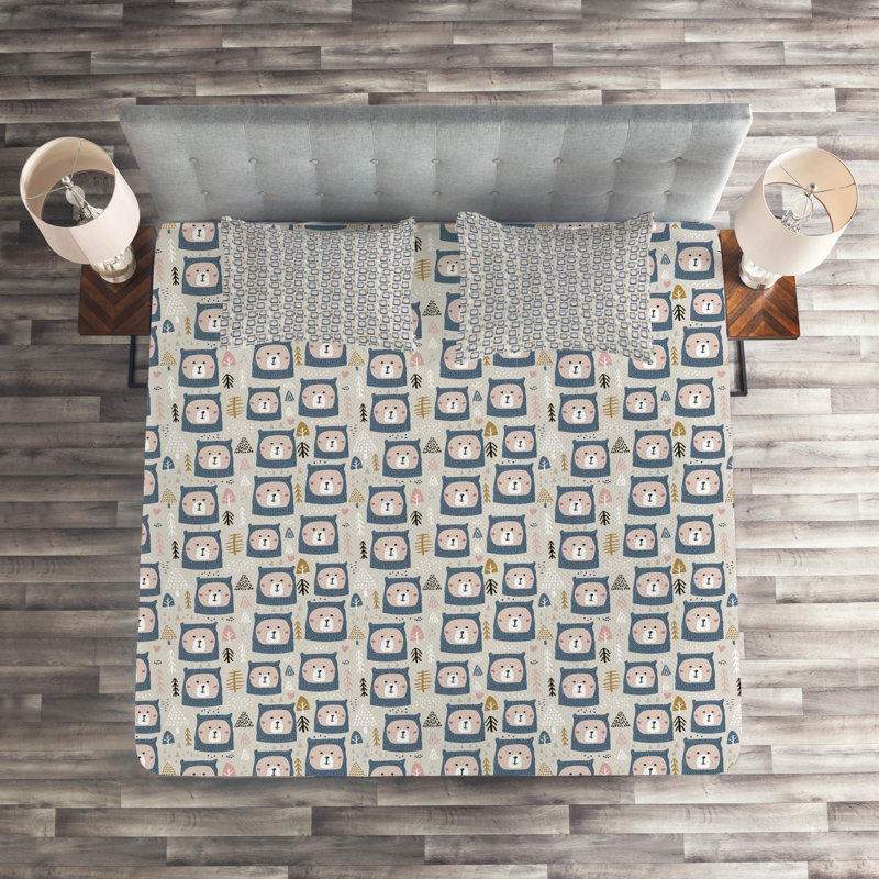 Doodle Polyester Coverlet, King Bedspread + 2 Shams